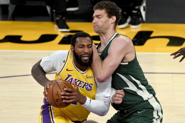 LDN-L-LAKERS-19-0401-1.jpg